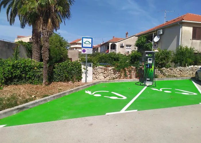 Casa vacanze Oleas Hvar - House With Garden And Terrace - 2 Min To Sea